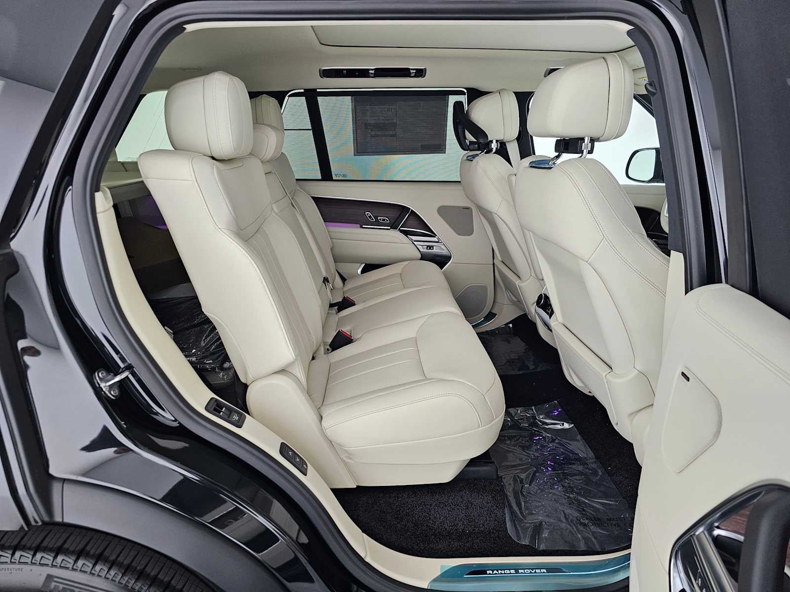 2026 Land Rover Range Rover SE