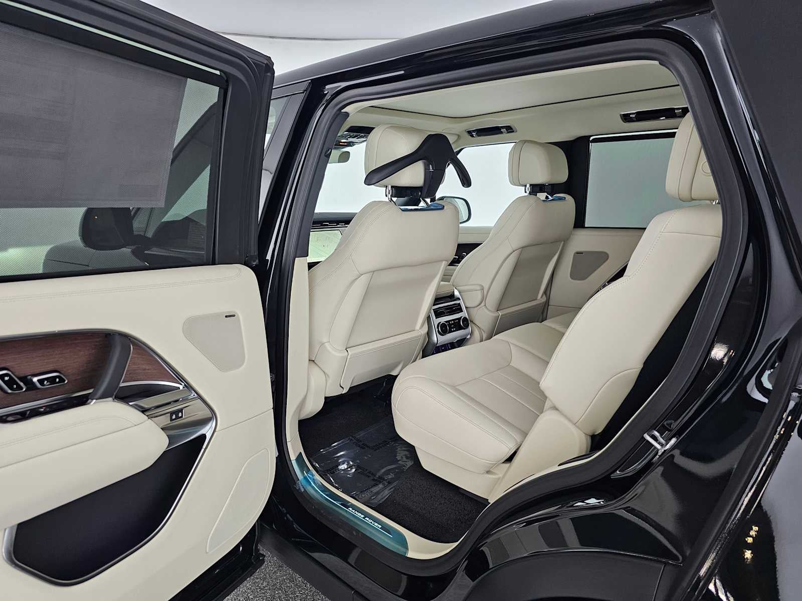 2026 Land Rover Range Rover SE