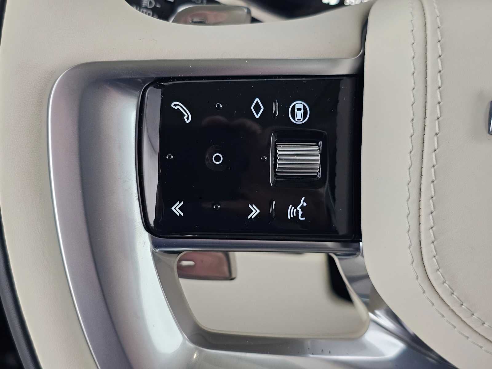 2026 Land Rover Range Rover SE