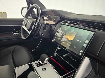 2025 Land Rover Range Rover SE
