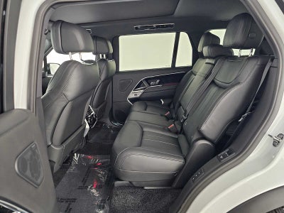 2025 Land Rover Range Rover SE