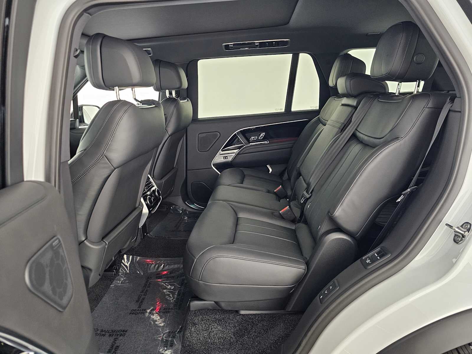 2025 Land Rover Range Rover SE