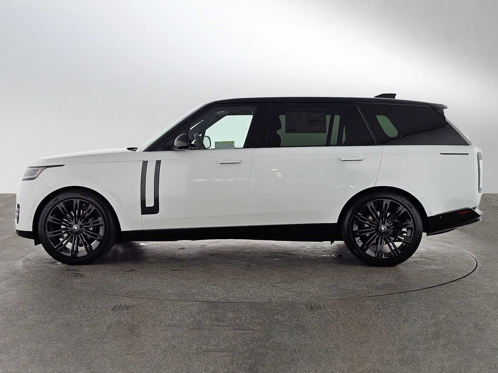 2025 Land Rover Range Rover SE