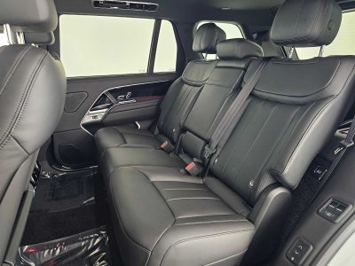 2025 Land Rover Range Rover SE