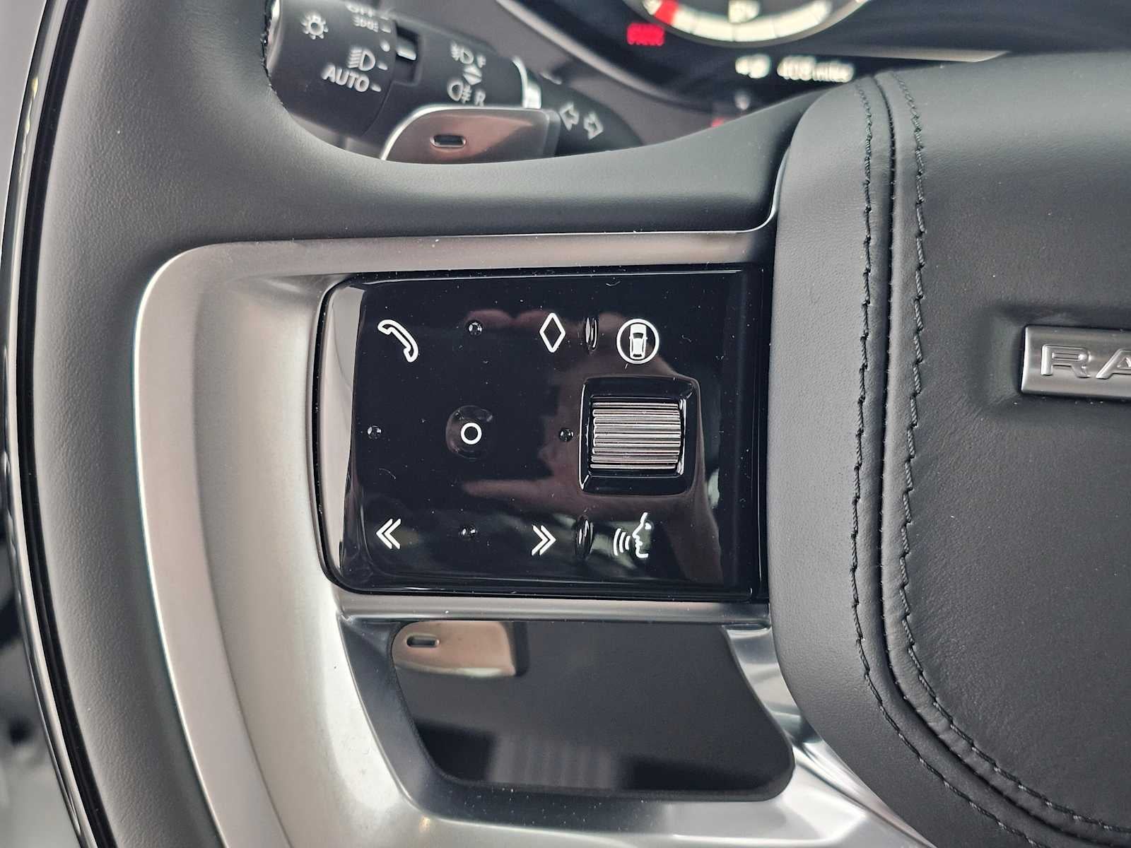 2025 Land Rover Range Rover SE