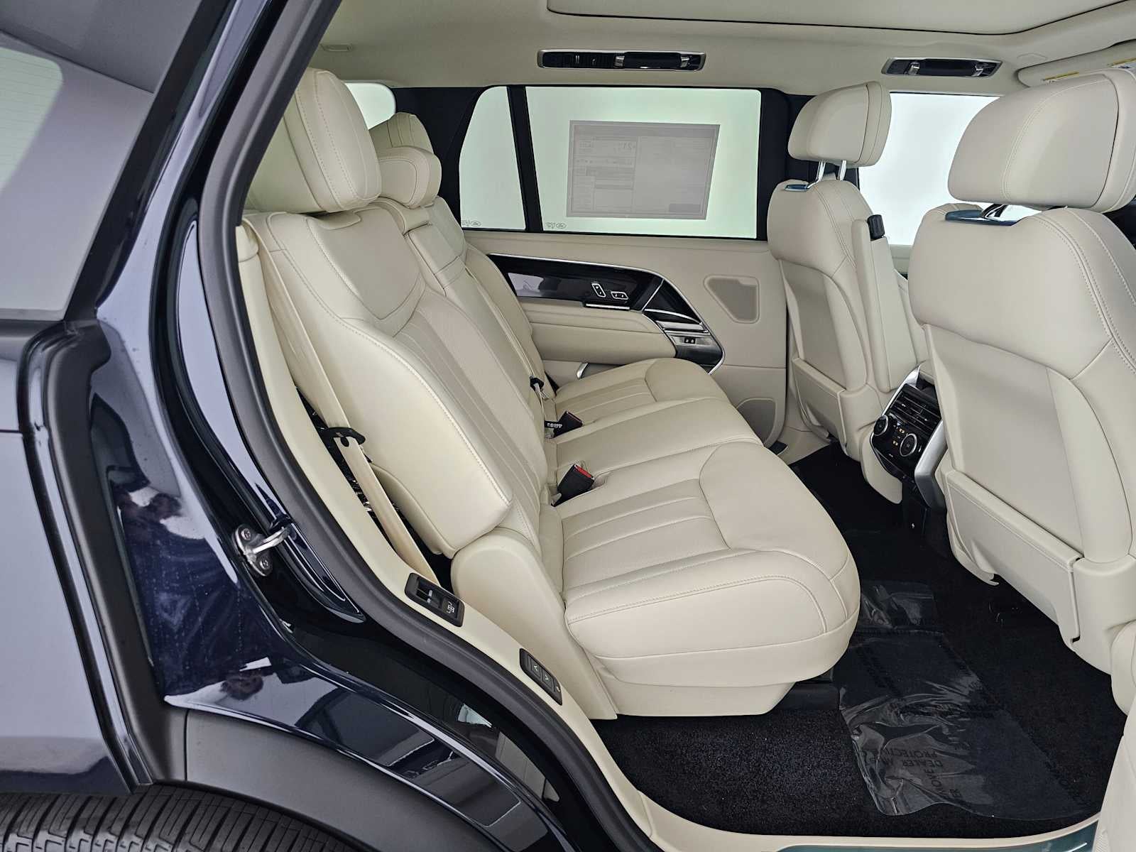 2026 Land Rover Range Rover SE