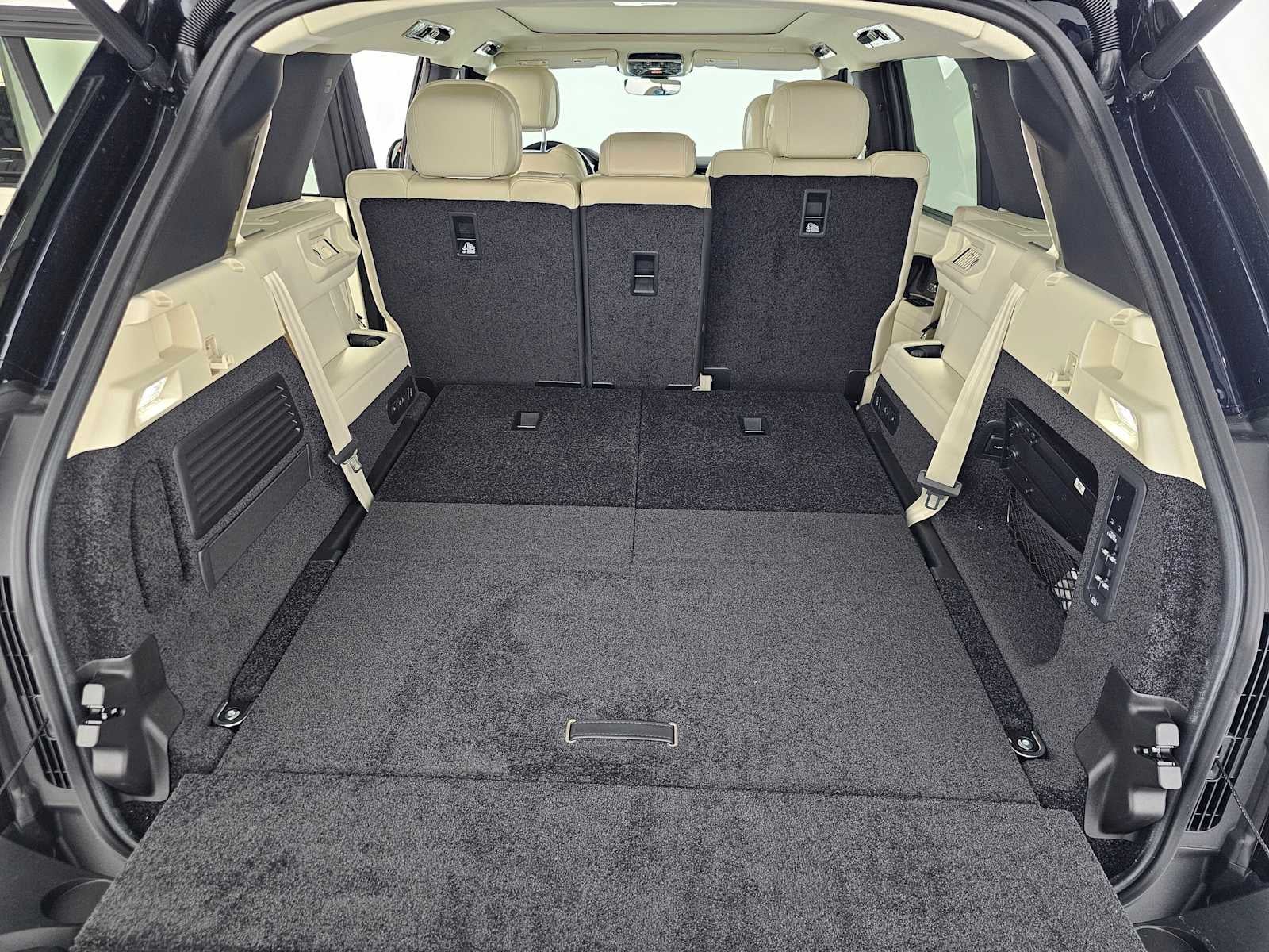 2026 Land Rover Range Rover SE