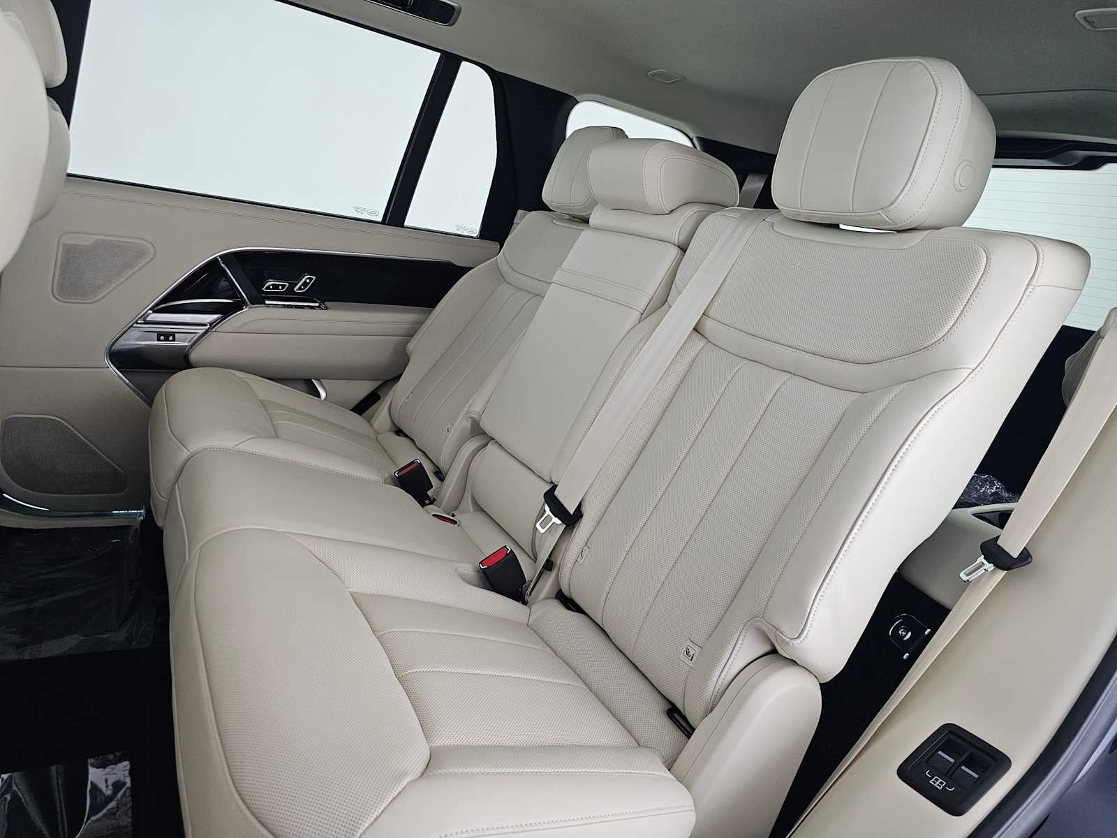2026 Land Rover Range Rover SE