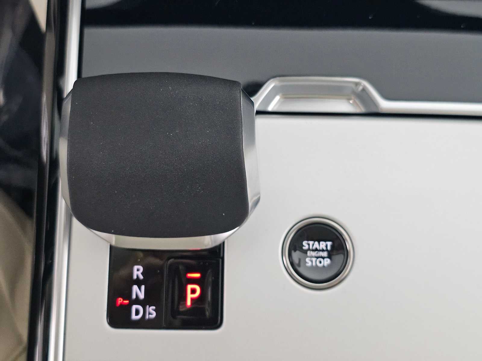 2026 Land Rover Range Rover SE
