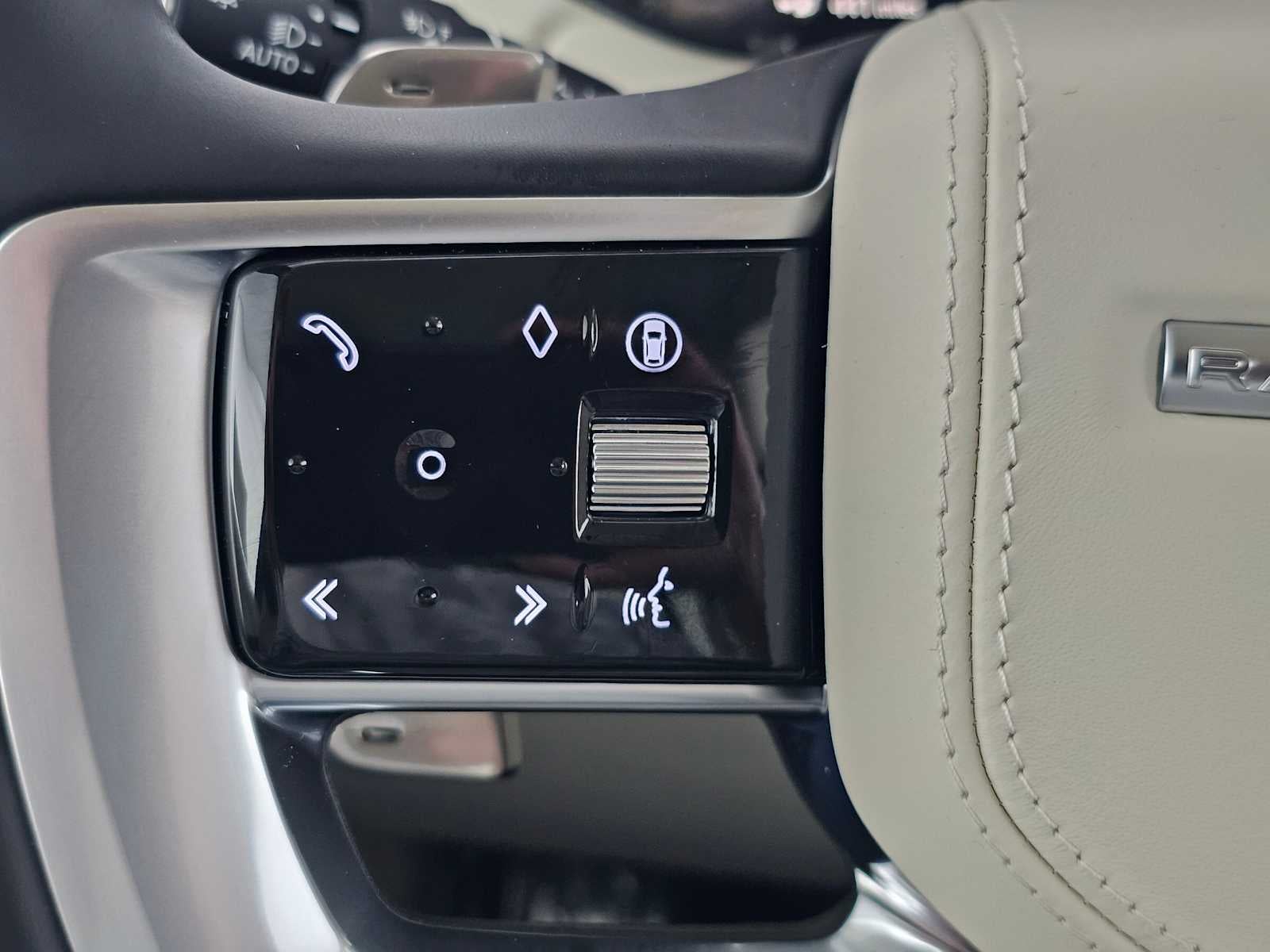 2026 Land Rover Range Rover SE