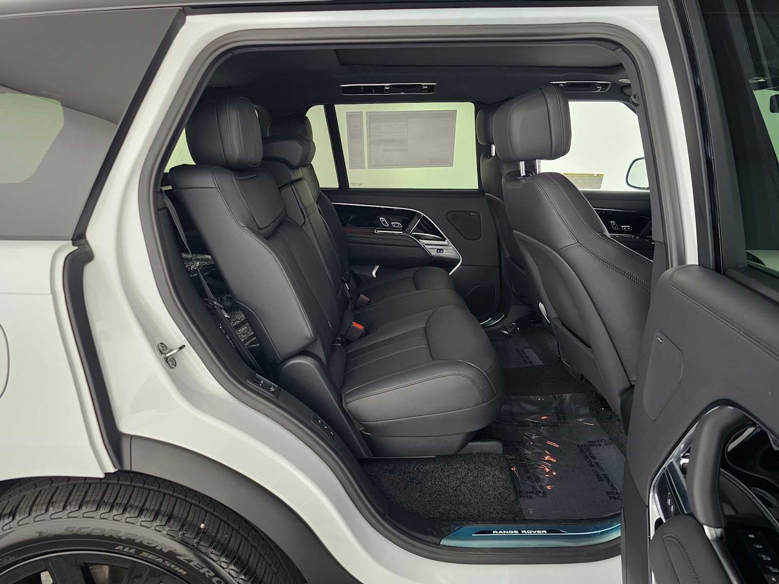 2026 Land Rover Range Rover SE