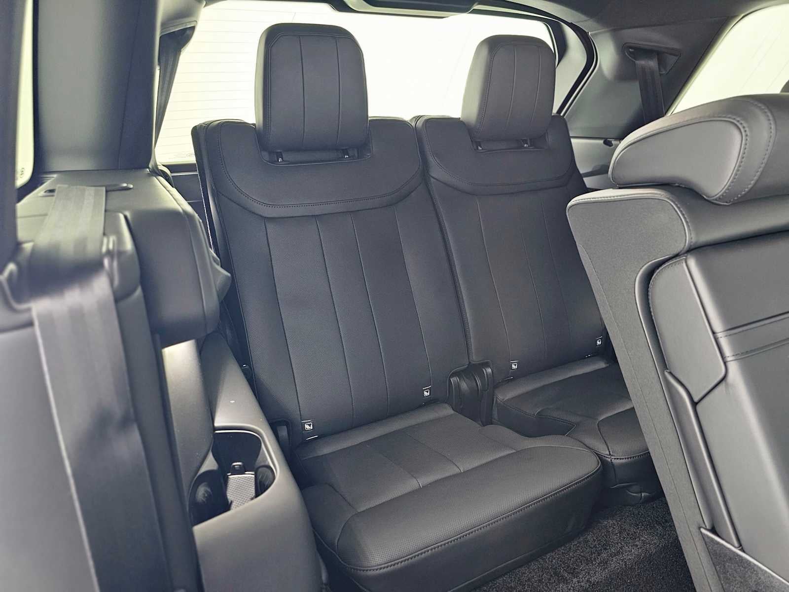 2026 Land Rover Range Rover SE