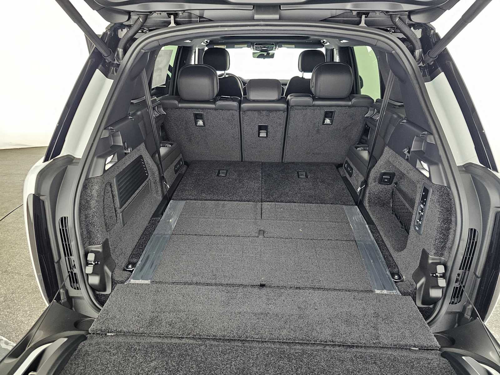 2026 Land Rover Range Rover SE