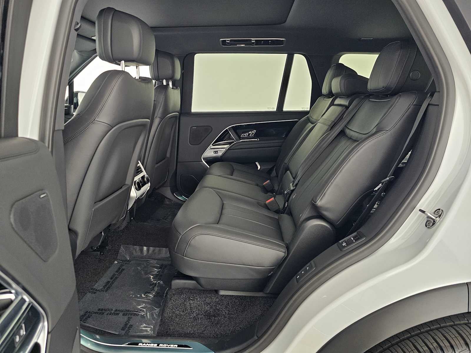 2026 Land Rover Range Rover SE