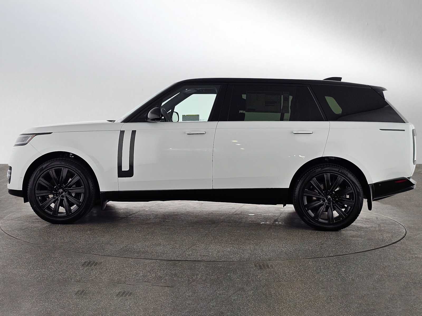 2026 Land Rover Range Rover SE
