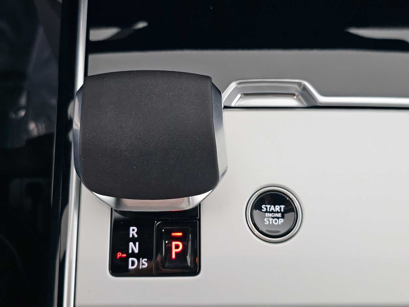 2026 Land Rover Range Rover SE