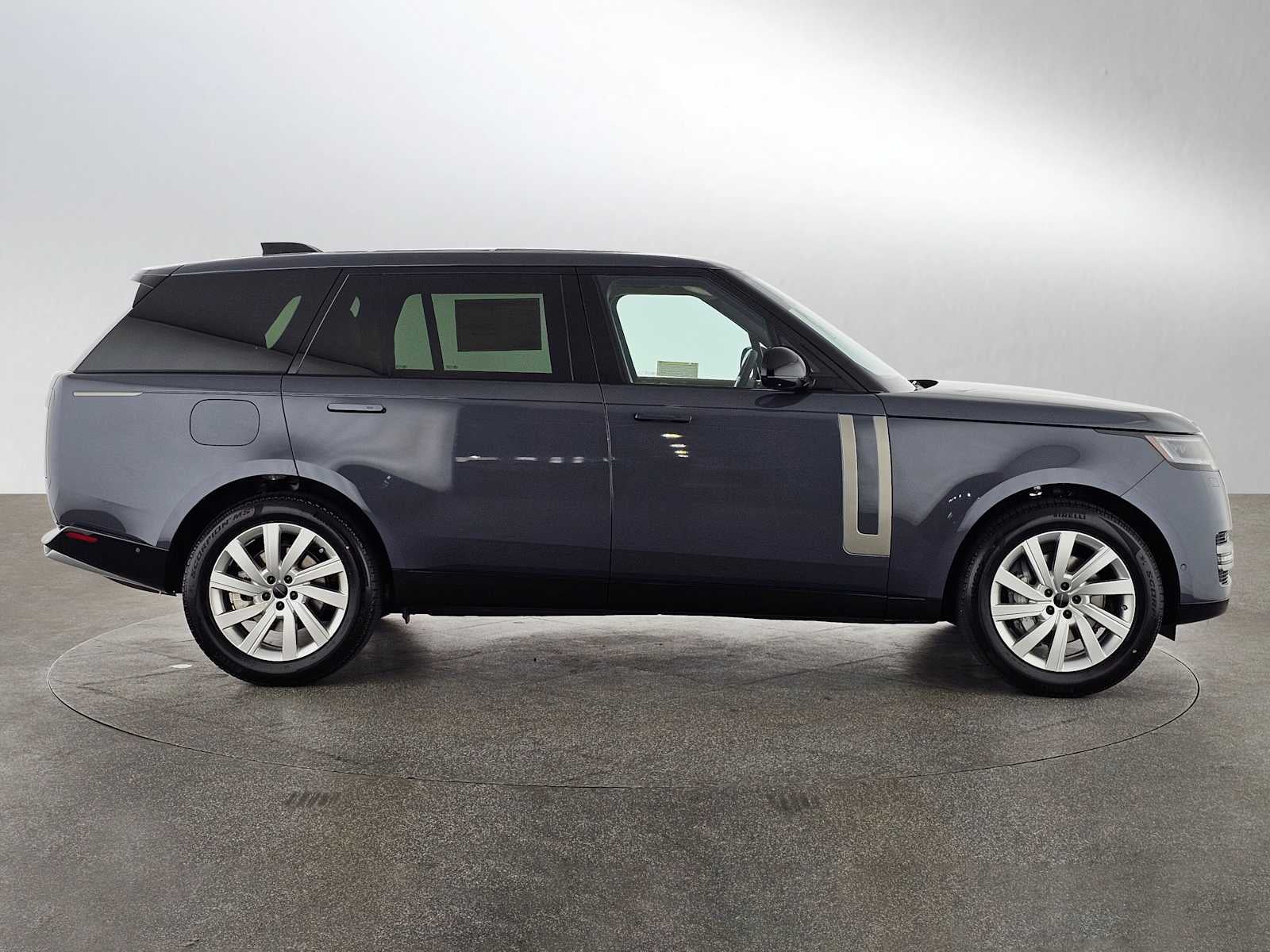 2026 Land Rover Range Rover SE