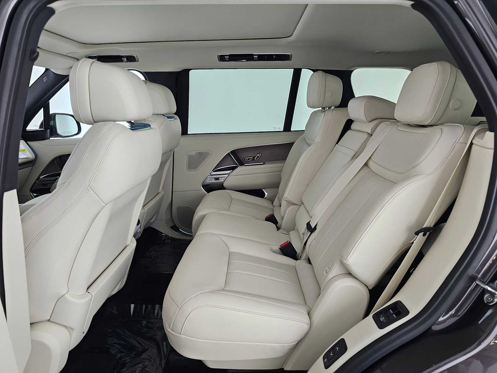 2026 Land Rover Range Rover SE