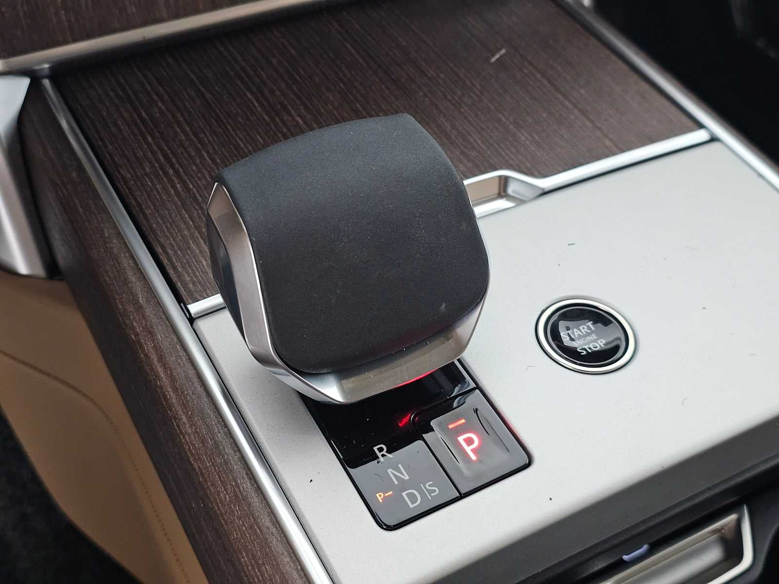 2026 Land Rover Range Rover SE