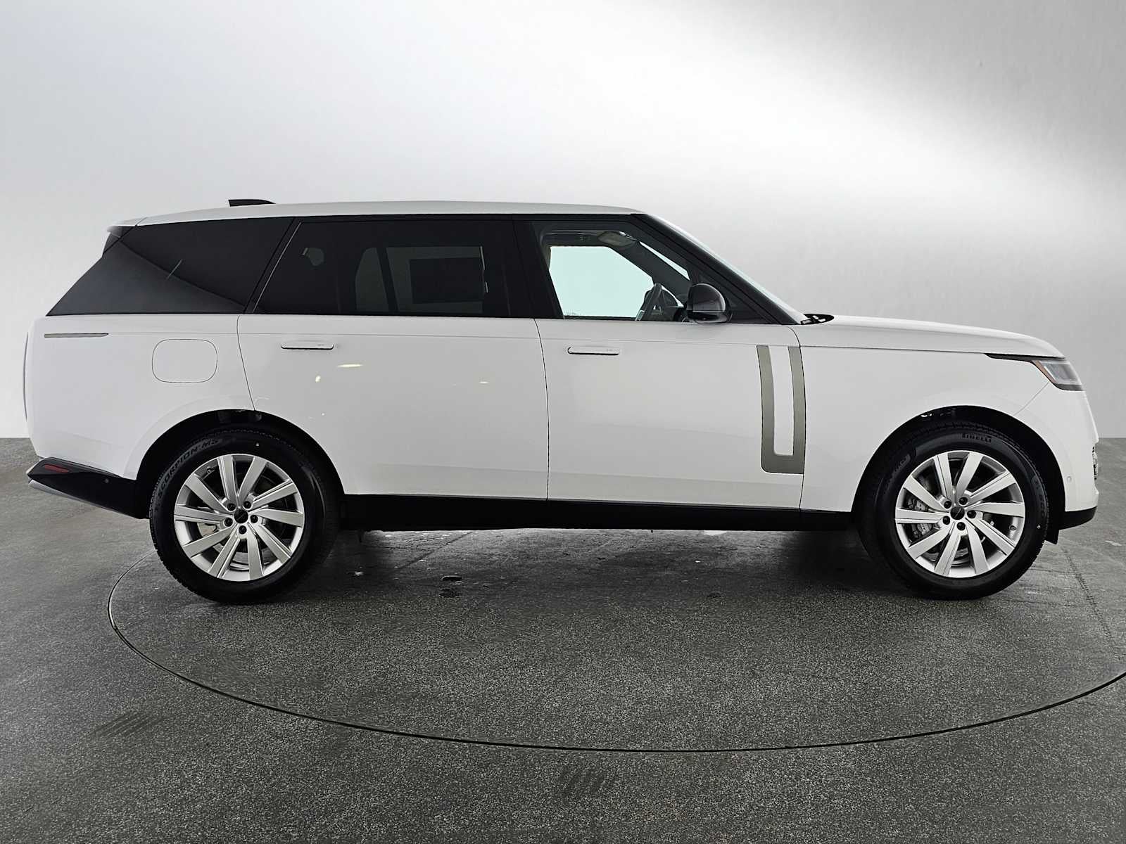 2026 Land Rover Range Rover SE