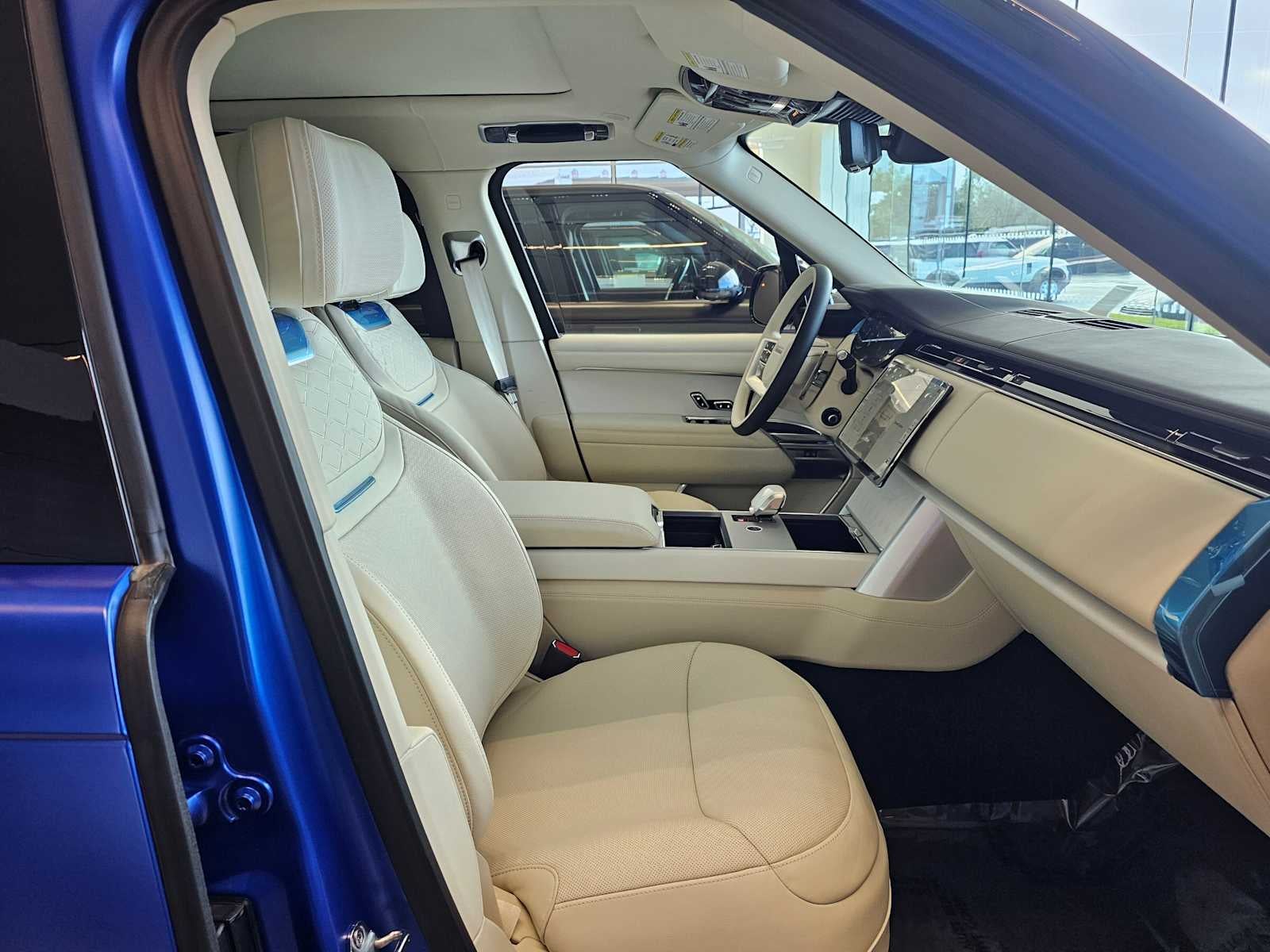 2026 Land Rover Range Rover SV