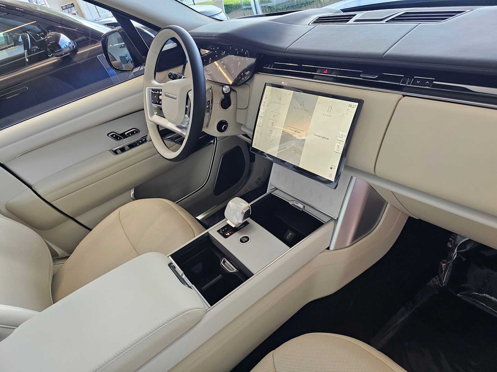 2026 Land Rover Range Rover SV