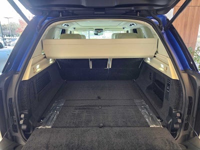 2026 Land Rover Range Rover SV