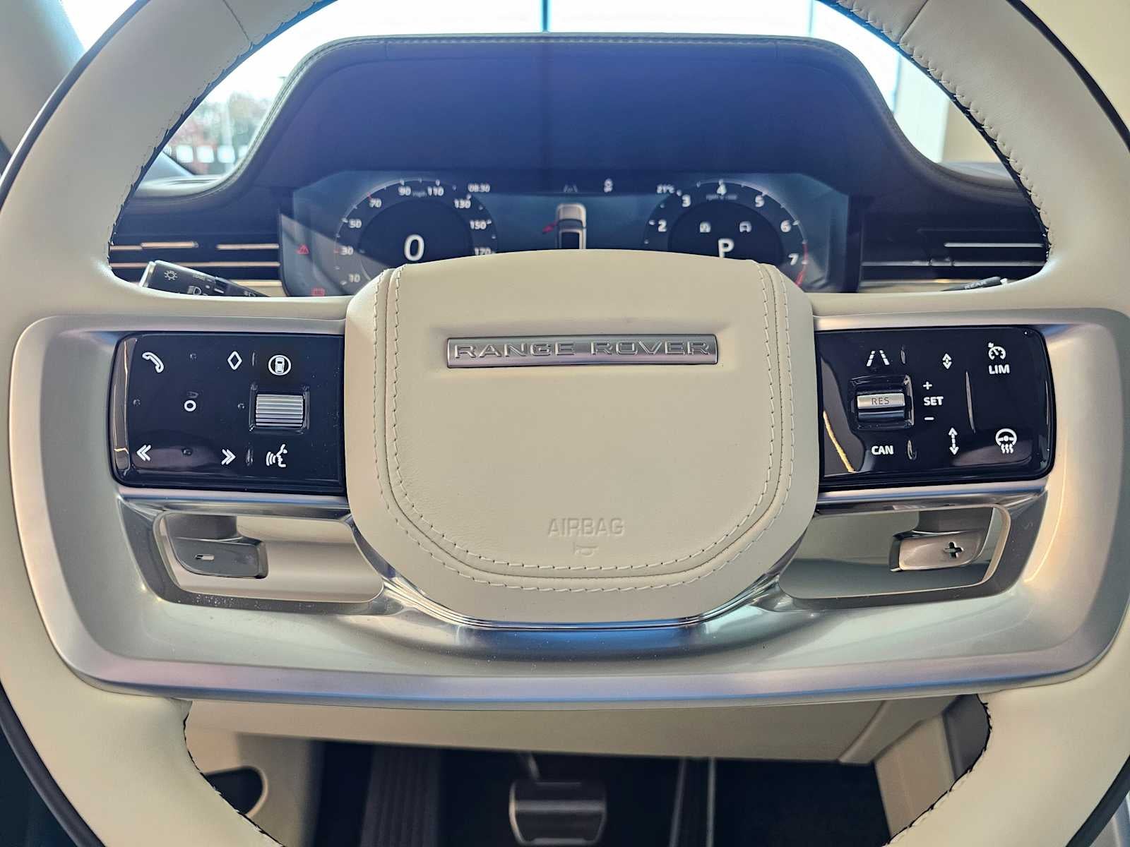 2026 Land Rover Range Rover SV