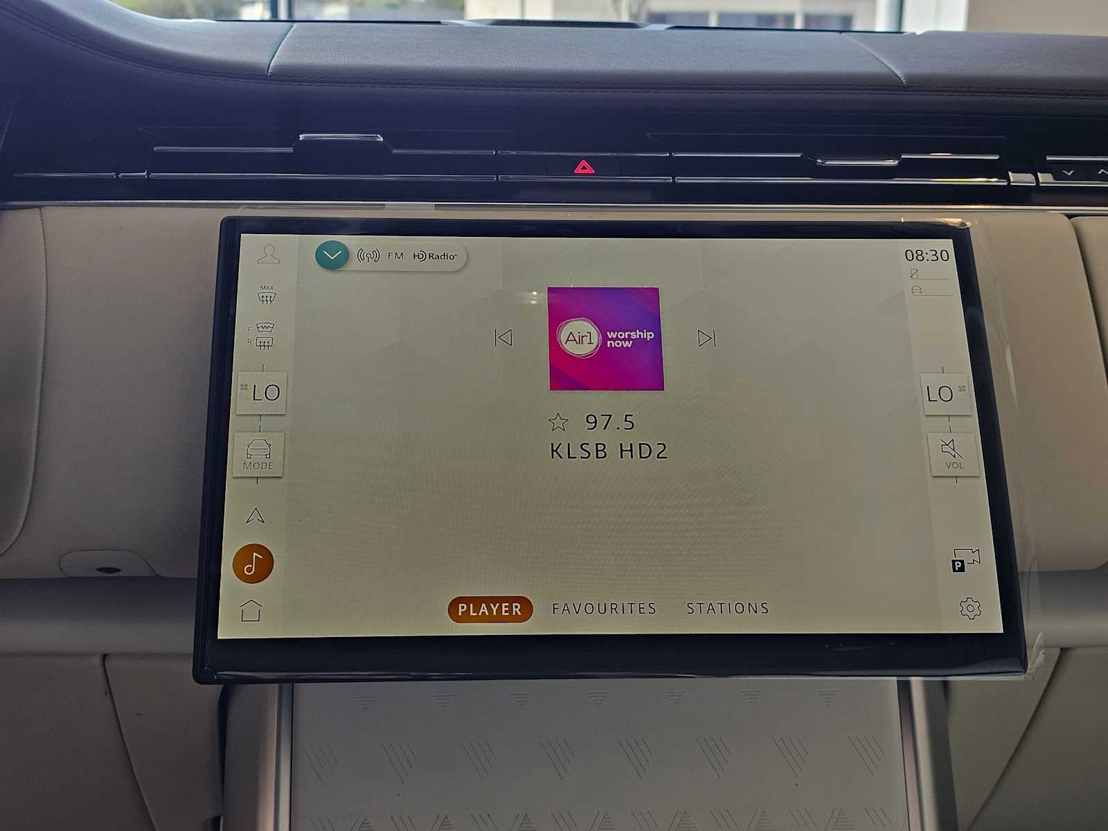 2026 Land Rover Range Rover SV