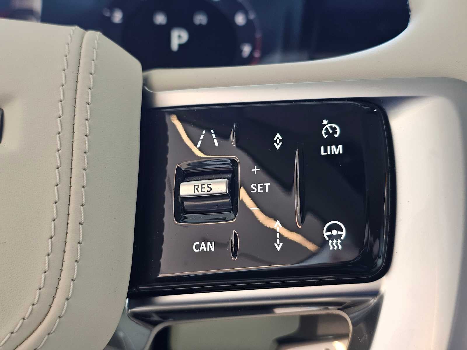 2026 Land Rover Range Rover SV