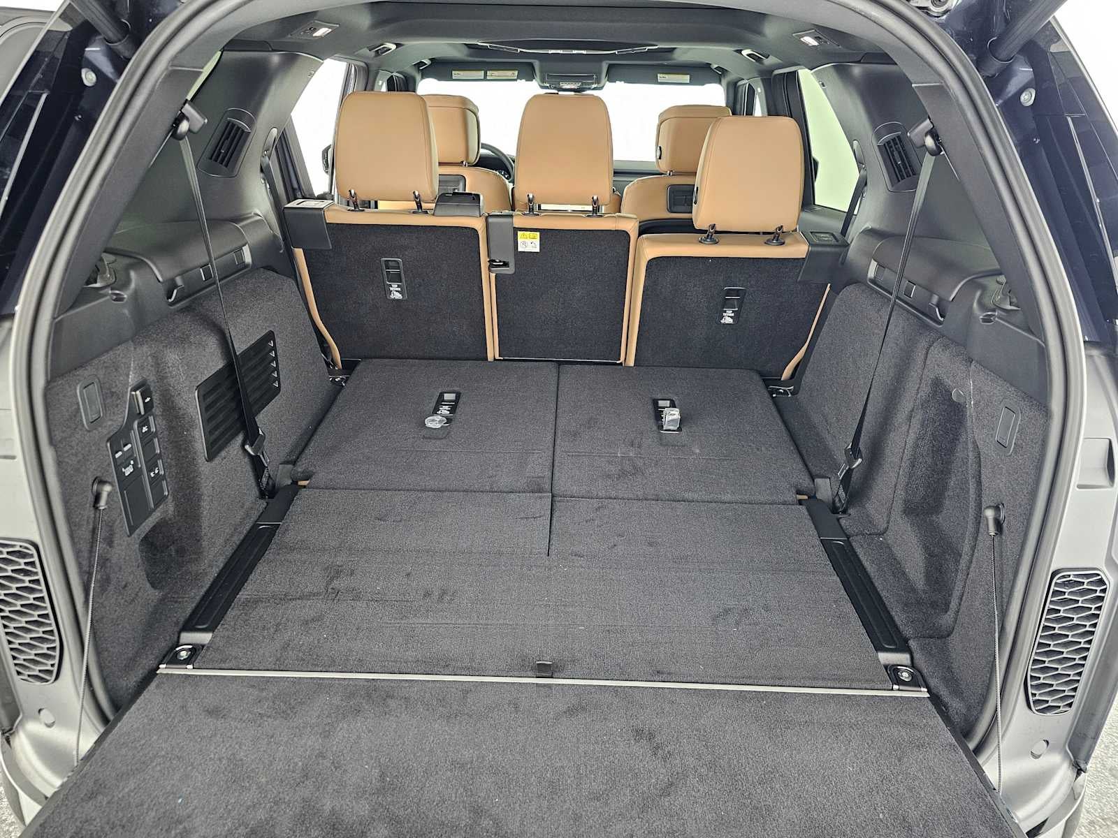 2026 Land Rover Discovery Dynamic SE