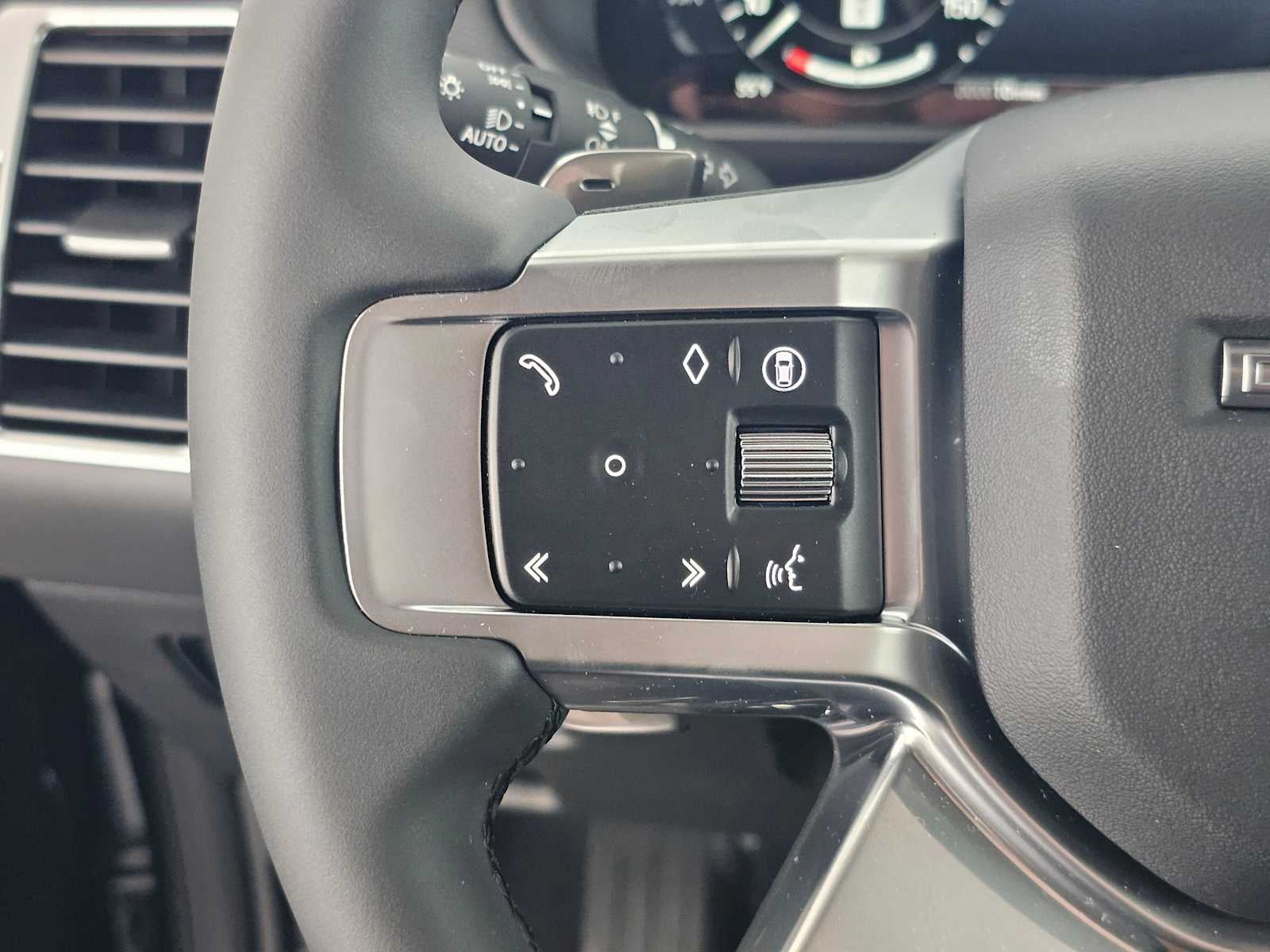 2026 Land Rover Discovery Dynamic SE