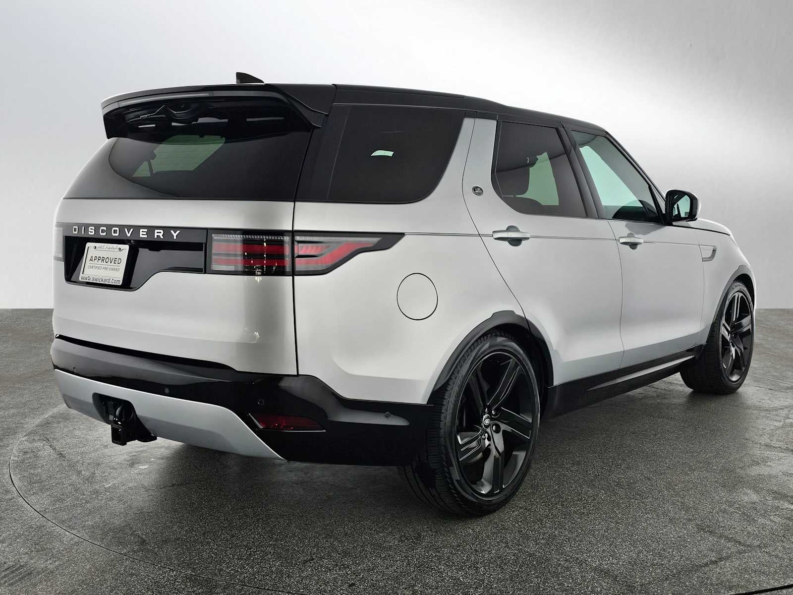2024 Land Rover Discovery Metropolitan Edition