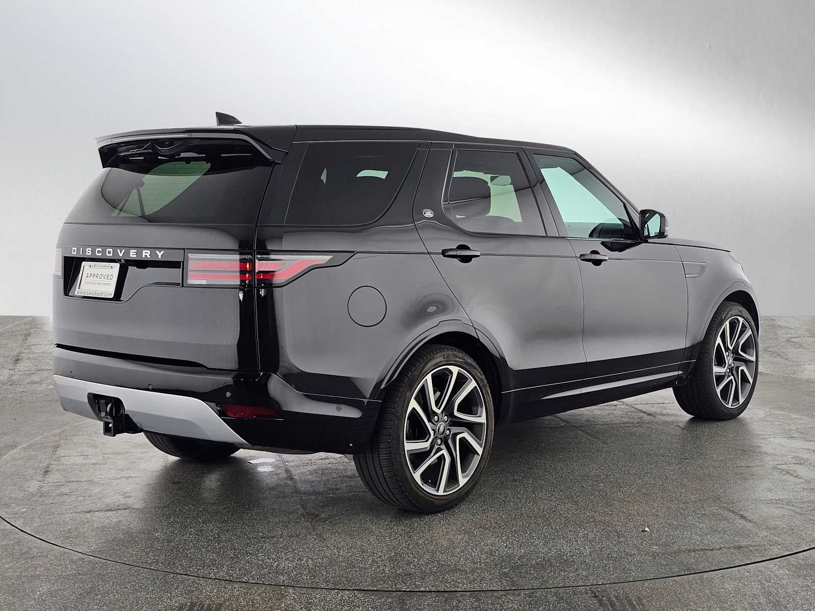 2024 Land Rover Discovery Metropolitan Edition