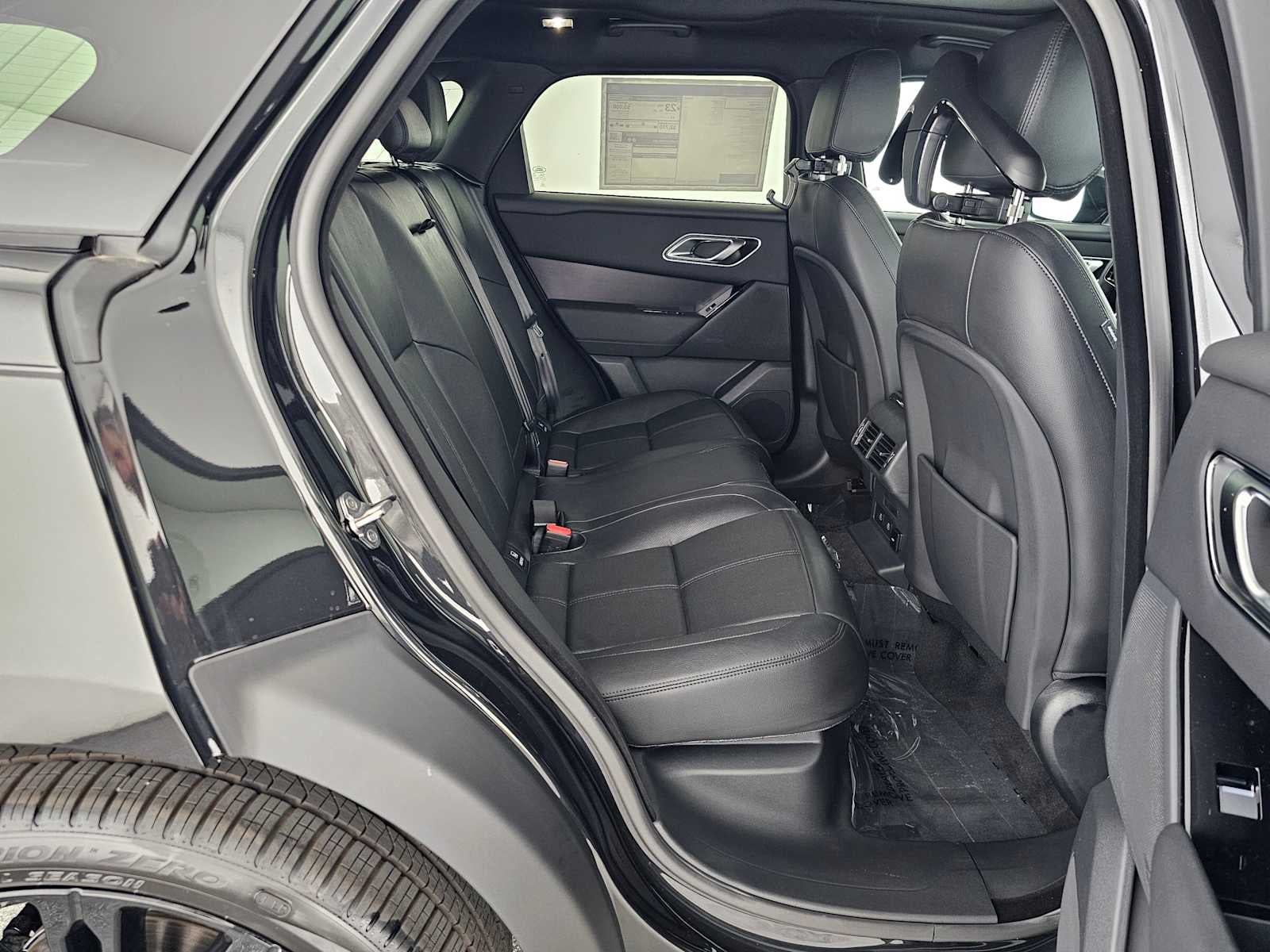 2026 Land Rover Range Rover Velar Dynamic SE