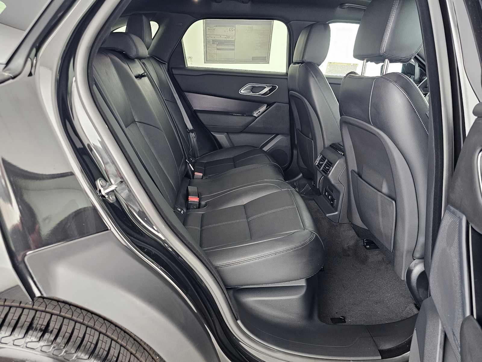 2026 Land Rover Range Rover Velar Dynamic SE