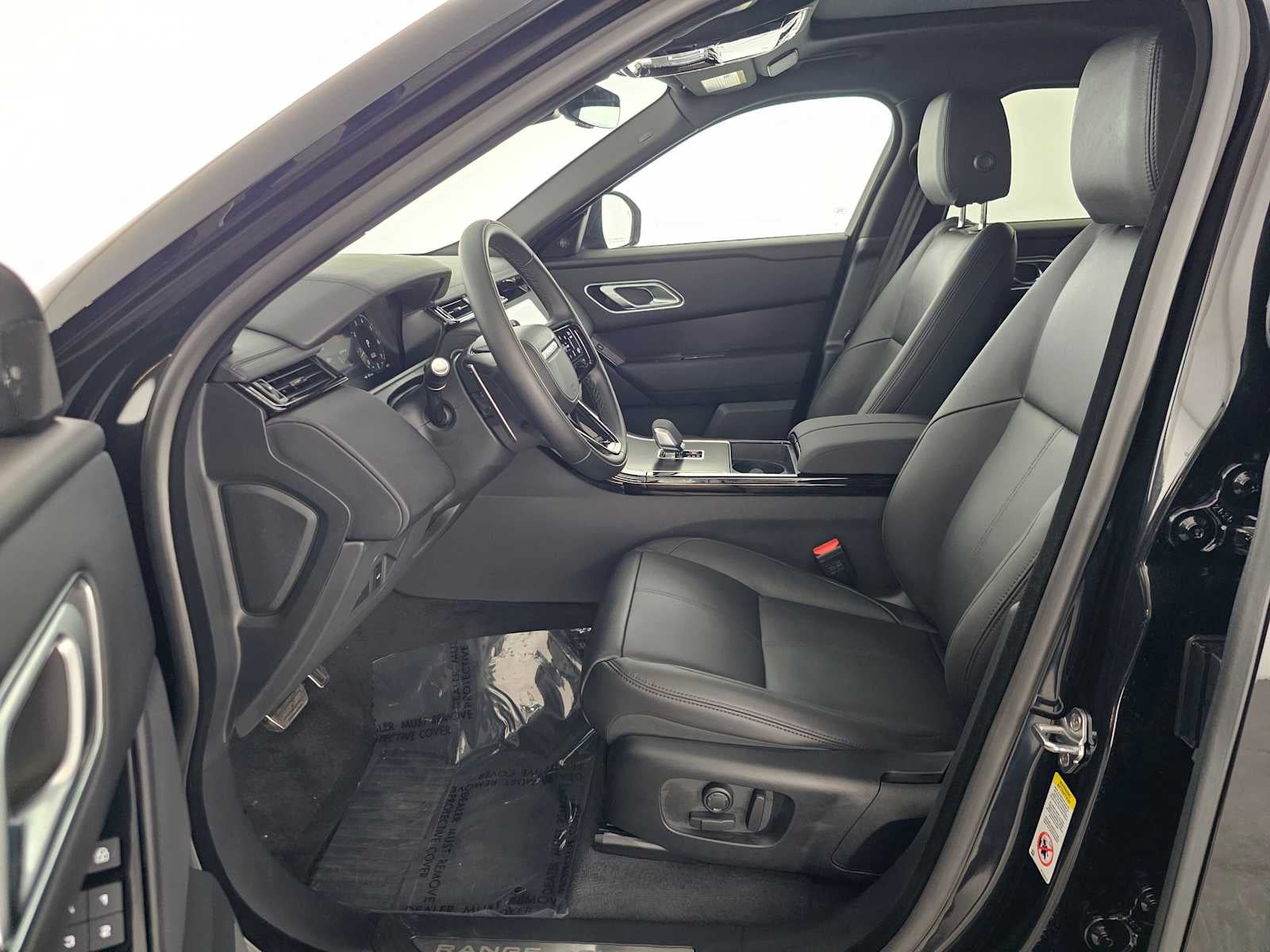 2026 Land Rover Range Rover Velar Dynamic SE