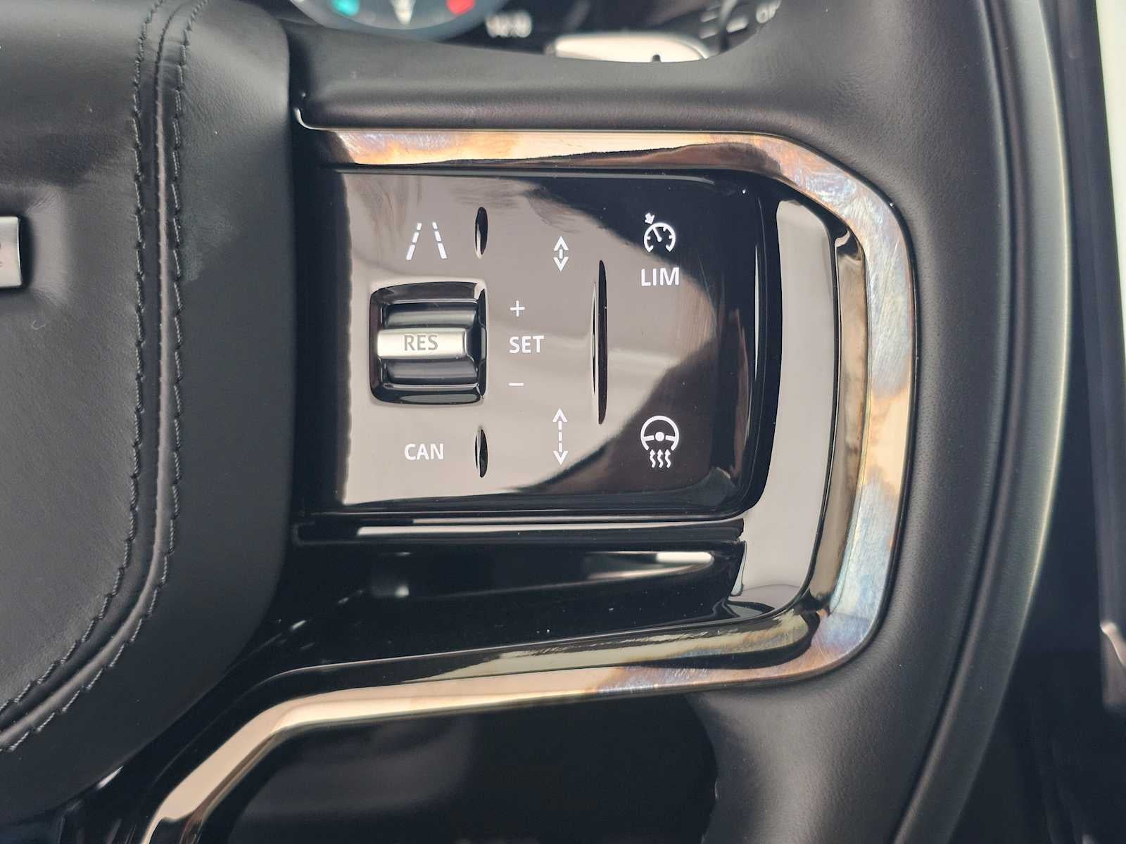 2026 Land Rover Range Rover Velar Dynamic SE