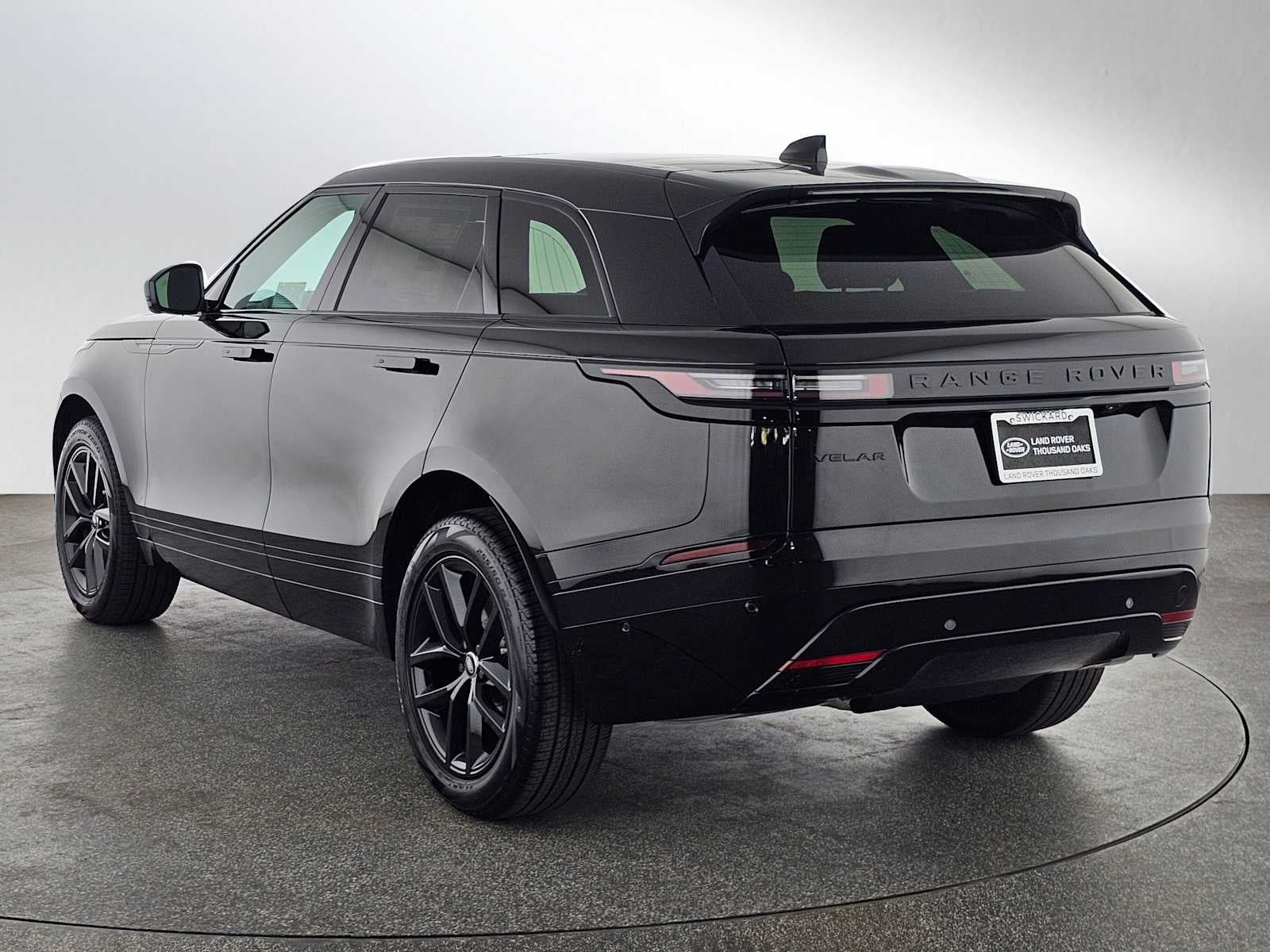 2026 Land Rover Range Rover Velar Dynamic SE