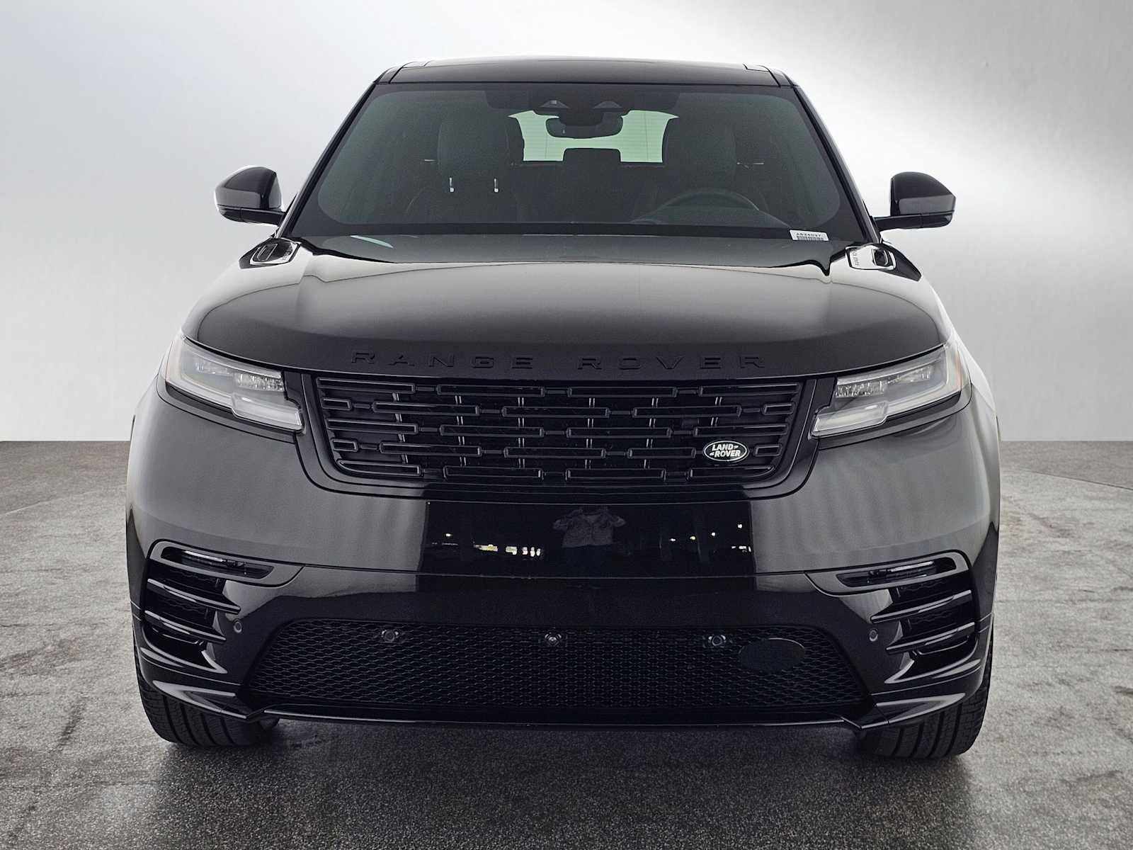 2026 Land Rover Range Rover Velar Dynamic SE