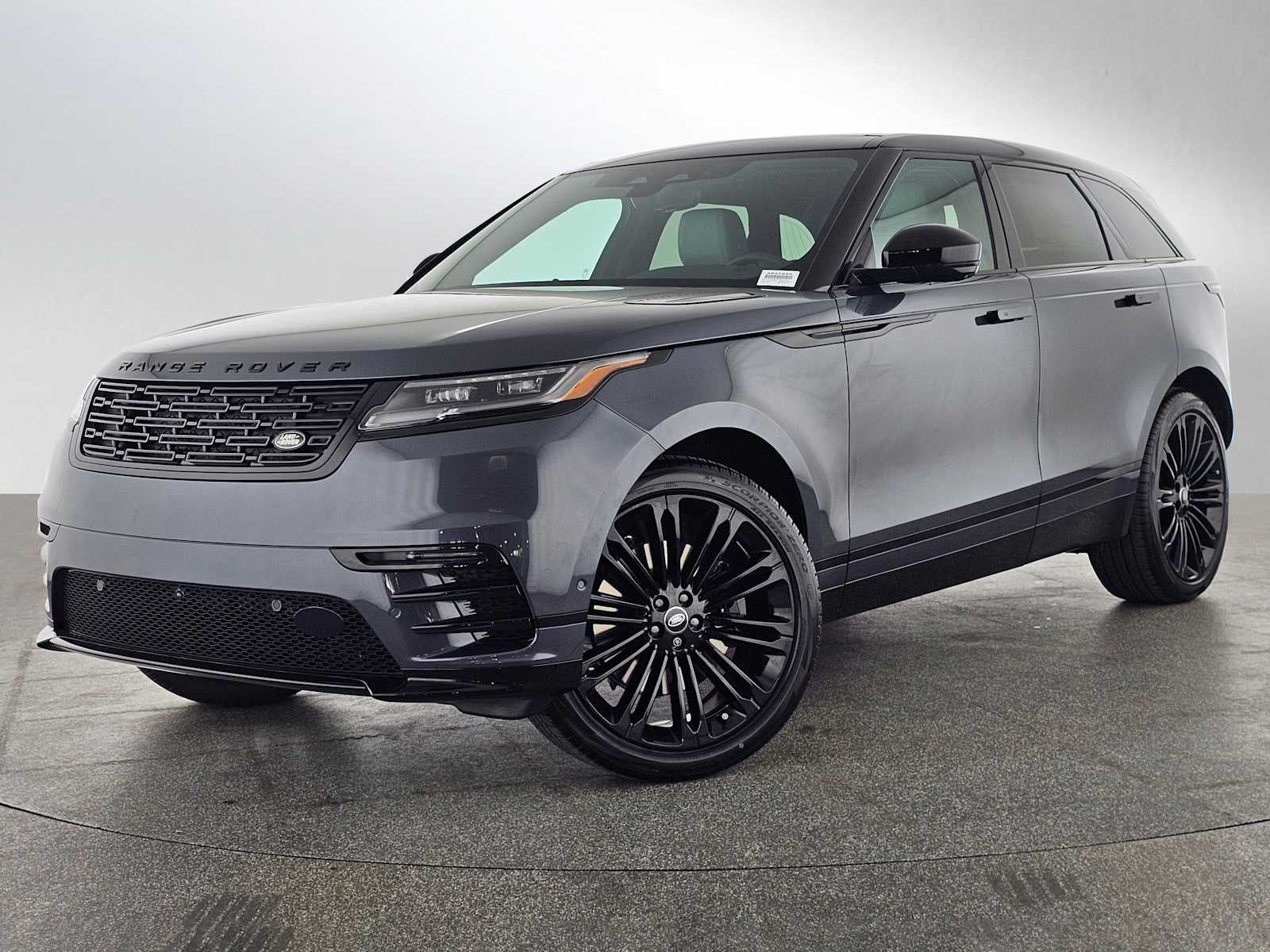 2026 Land Rover Range Rover Velar Dynamic SE