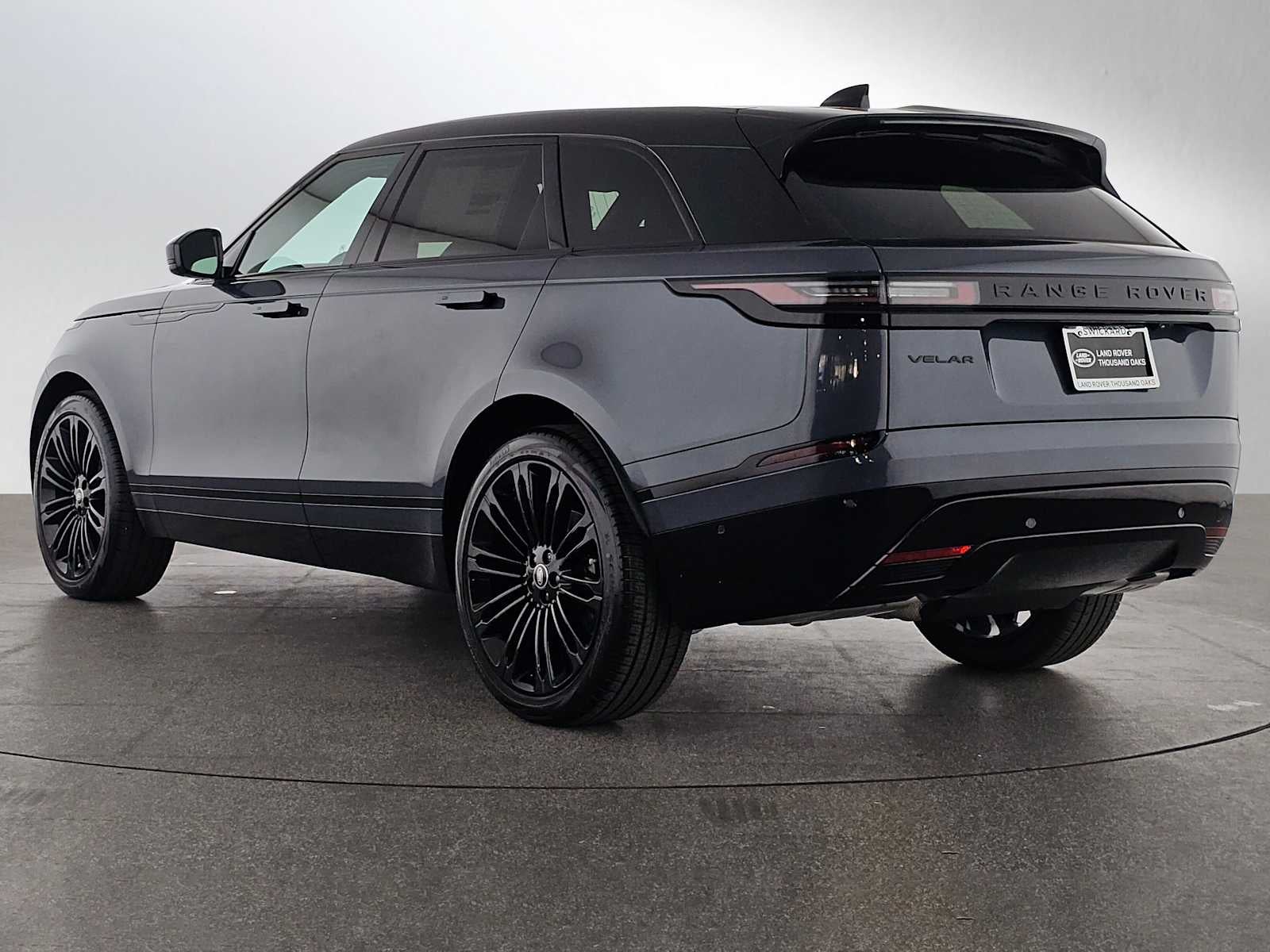 2026 Land Rover Range Rover Velar Dynamic SE