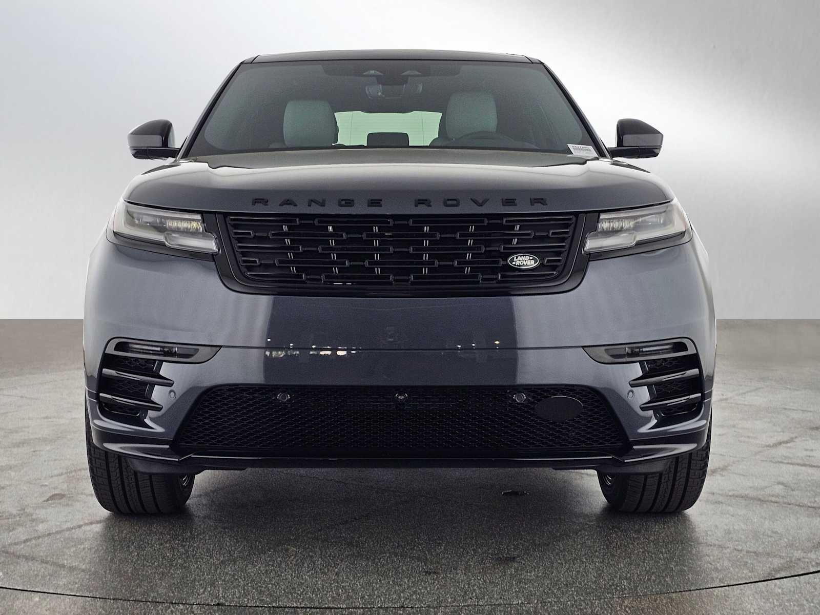 2026 Land Rover Range Rover Velar Dynamic SE