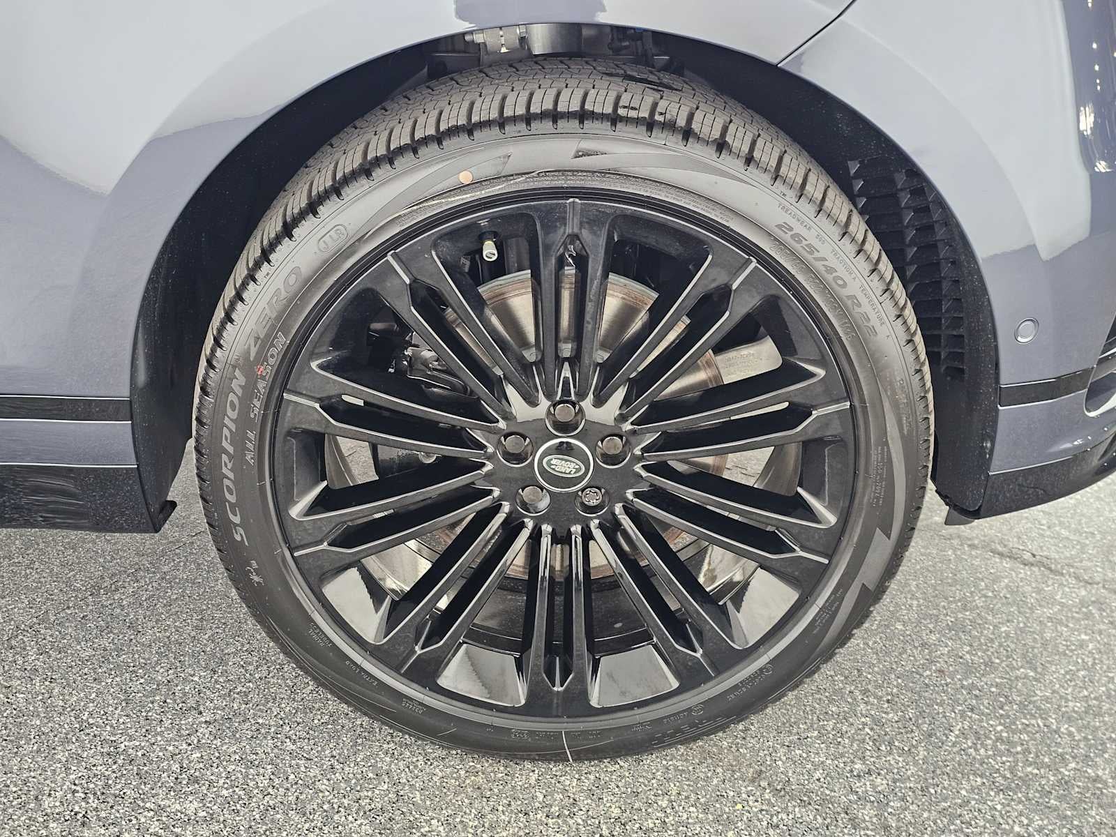 2026 Land Rover Range Rover Velar Dynamic SE