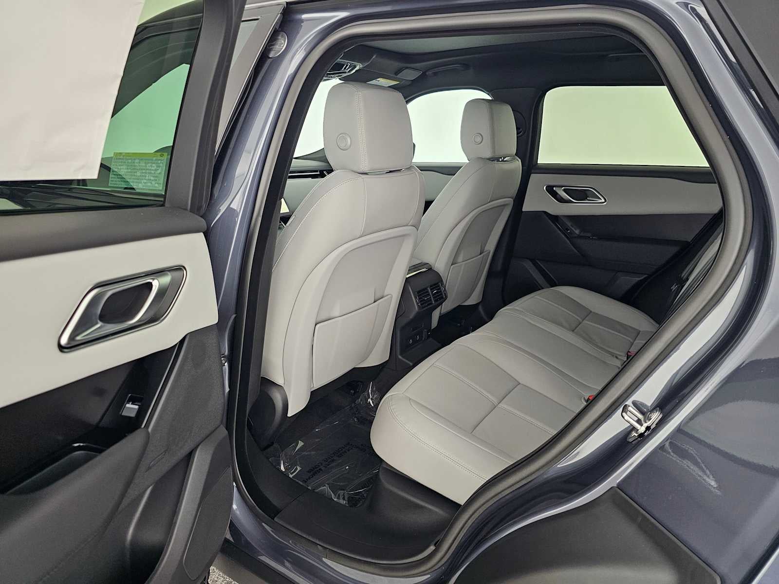 2026 Land Rover Range Rover Velar Dynamic SE