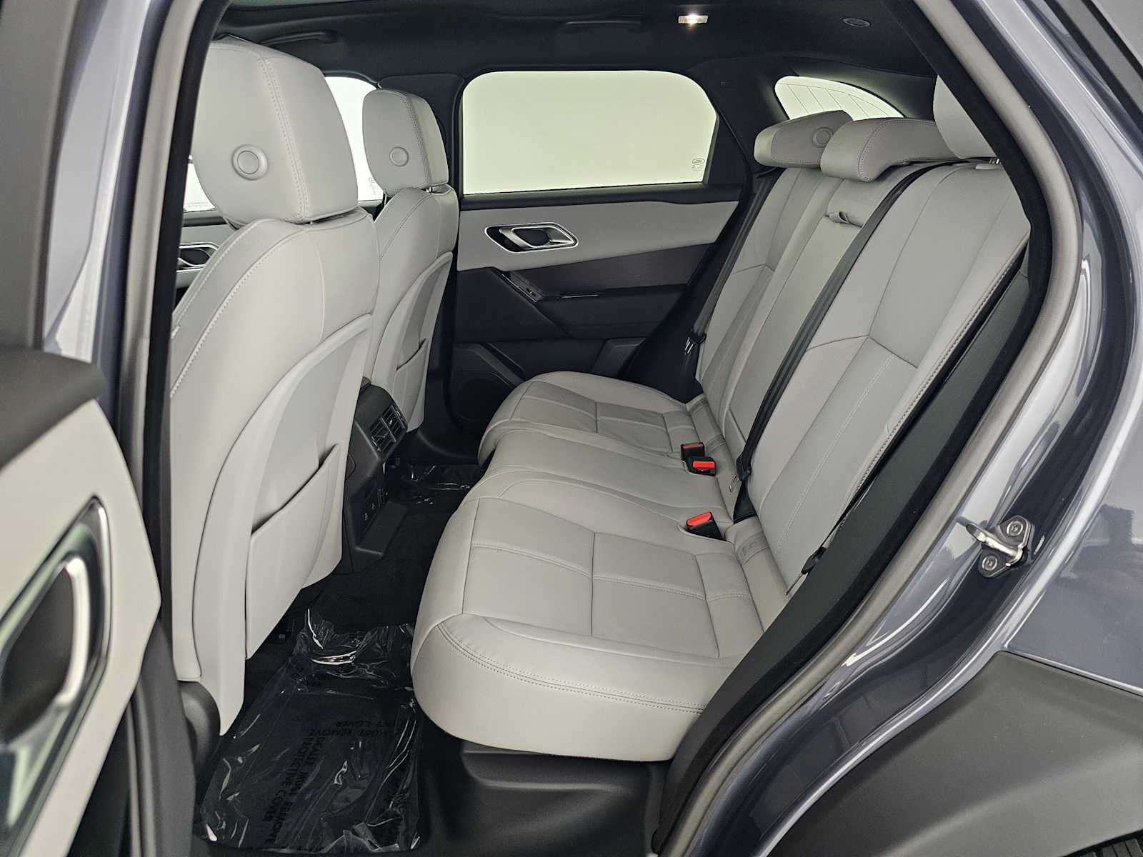2026 Land Rover Range Rover Velar Dynamic SE