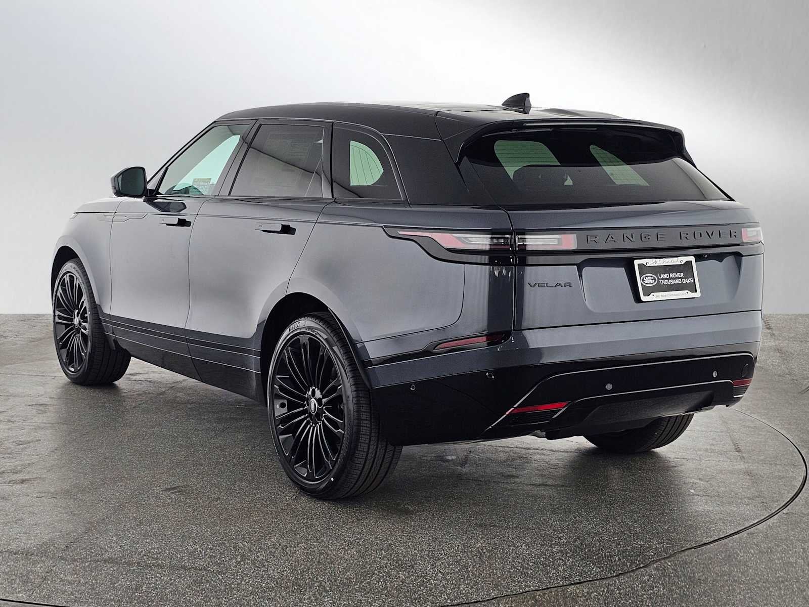 2026 Land Rover Range Rover Velar Dynamic SE