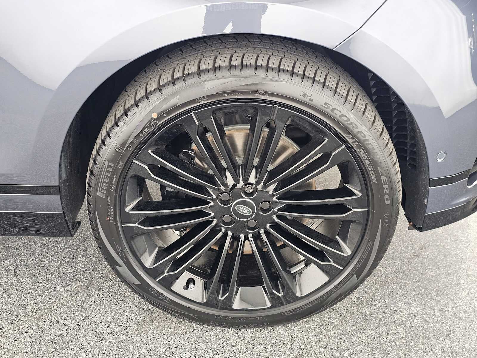 2026 Land Rover Range Rover Velar Dynamic SE