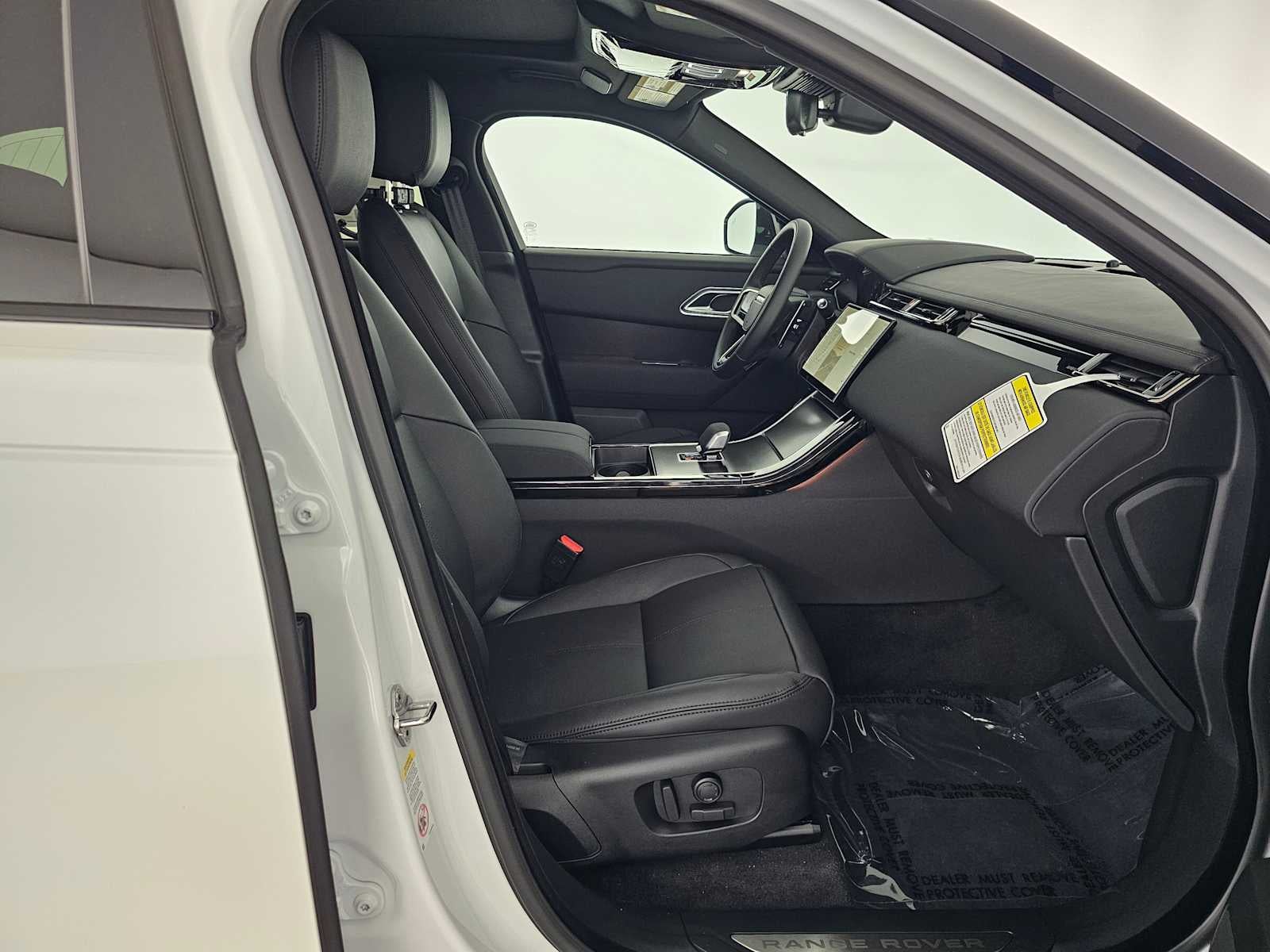 2026 Land Rover Range Rover Velar Dynamic SE