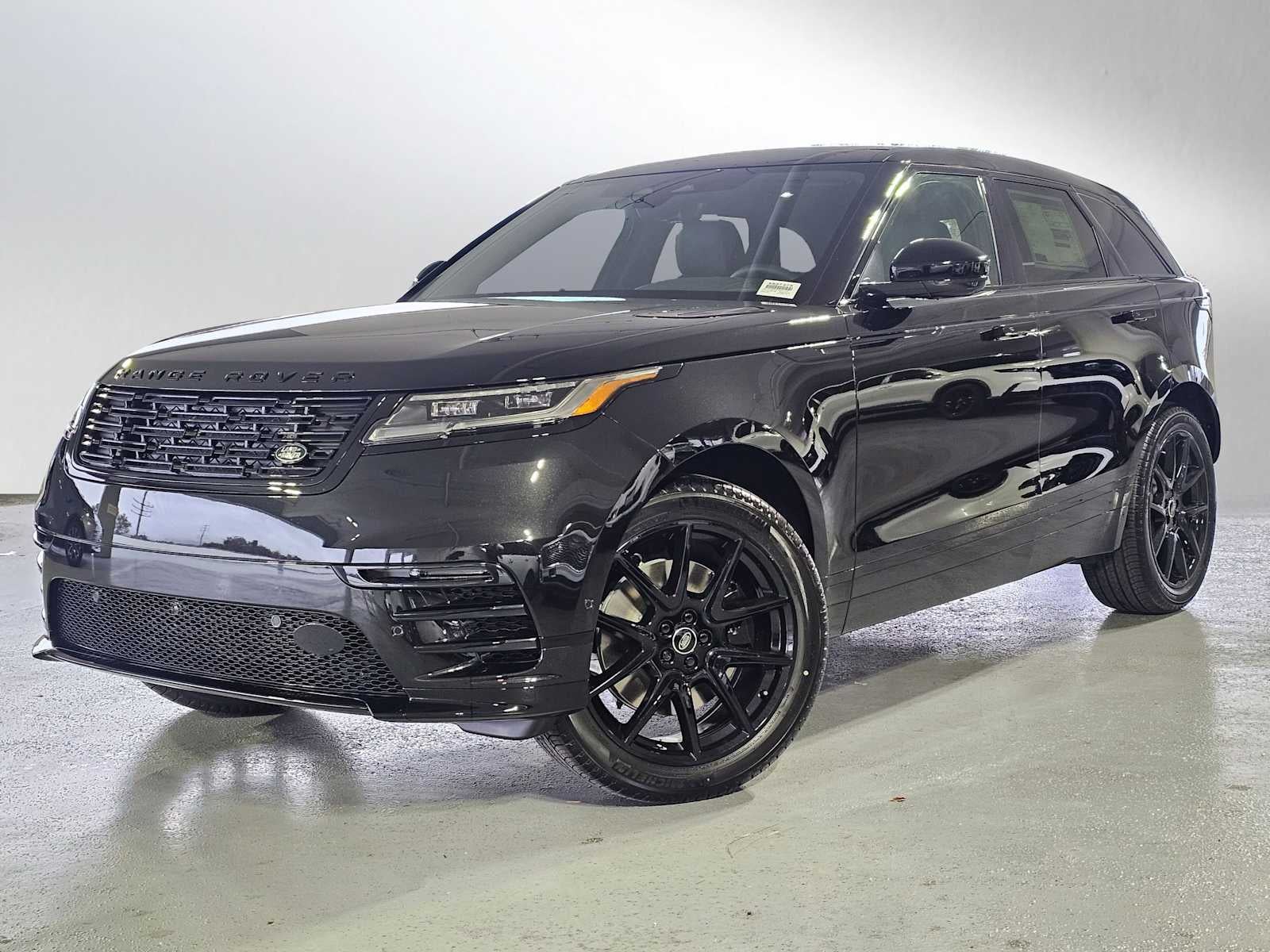 2026 Land Rover Range Rover Velar Dynamic SE